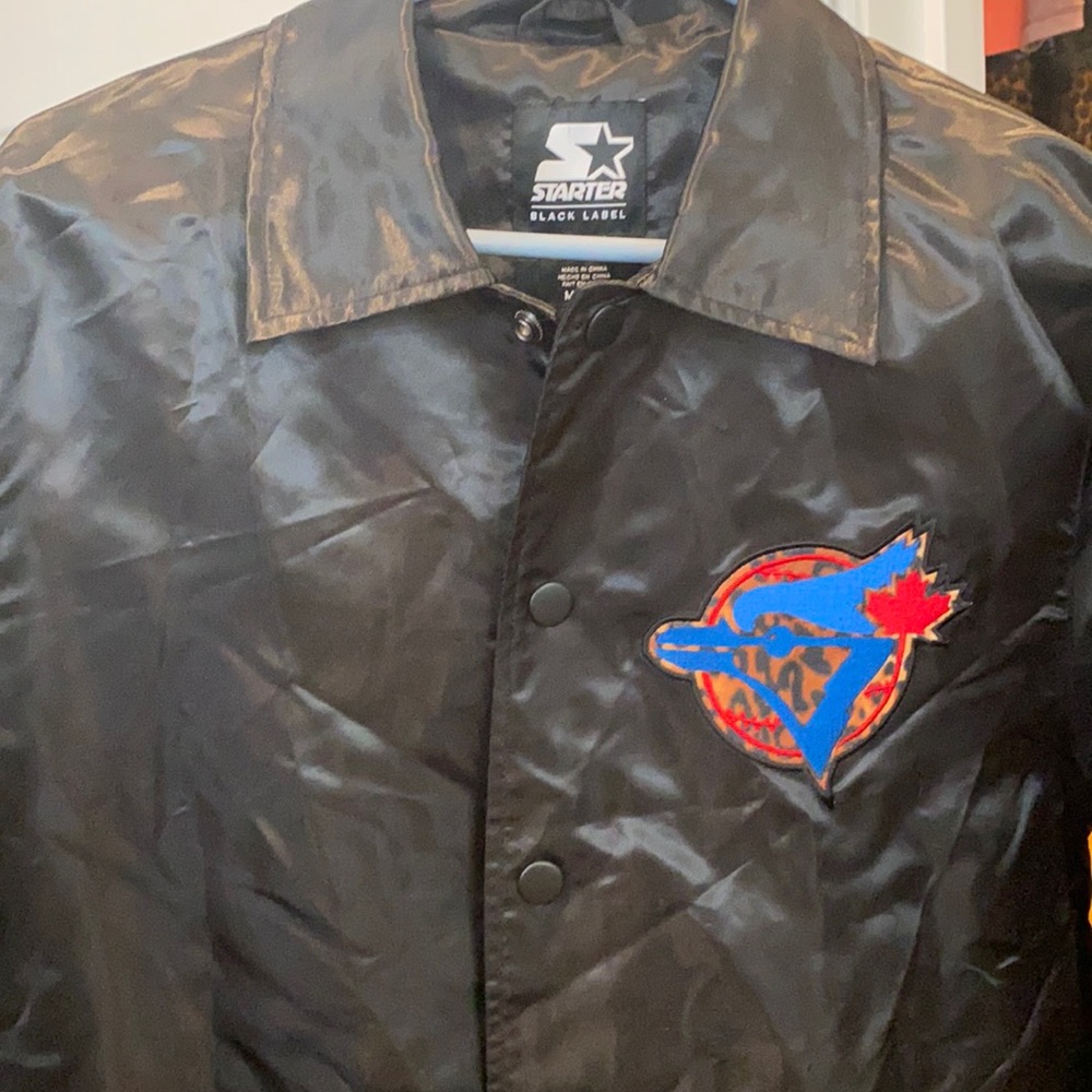 90s Toronto Bluejays starter jacket. Brand new without tags. Men’s medium.